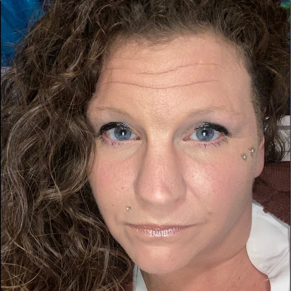 Meet your Posher, Valarie